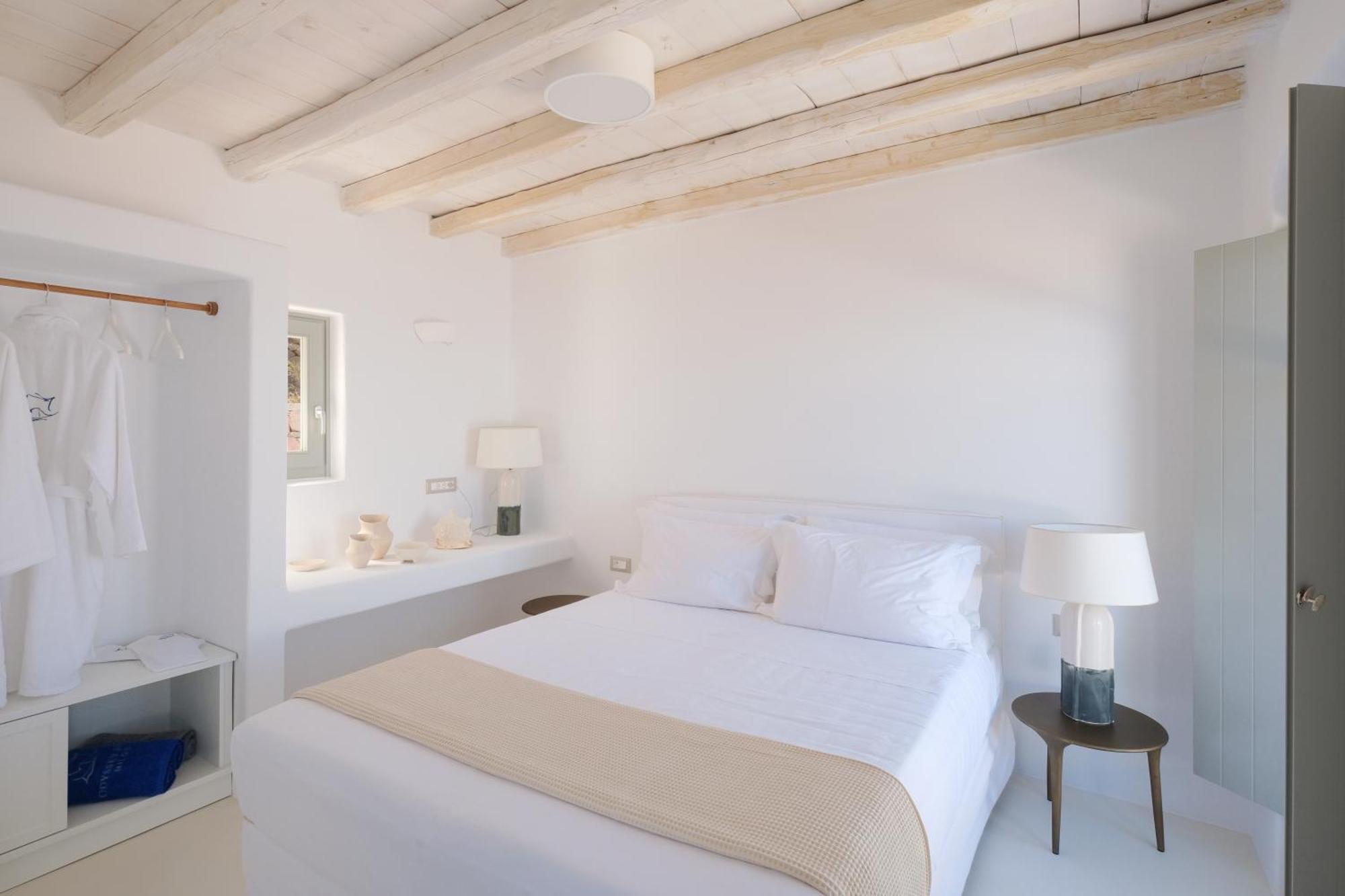 Odyssey Rock Milos Sunset Suites Plaka  Exterior photo
