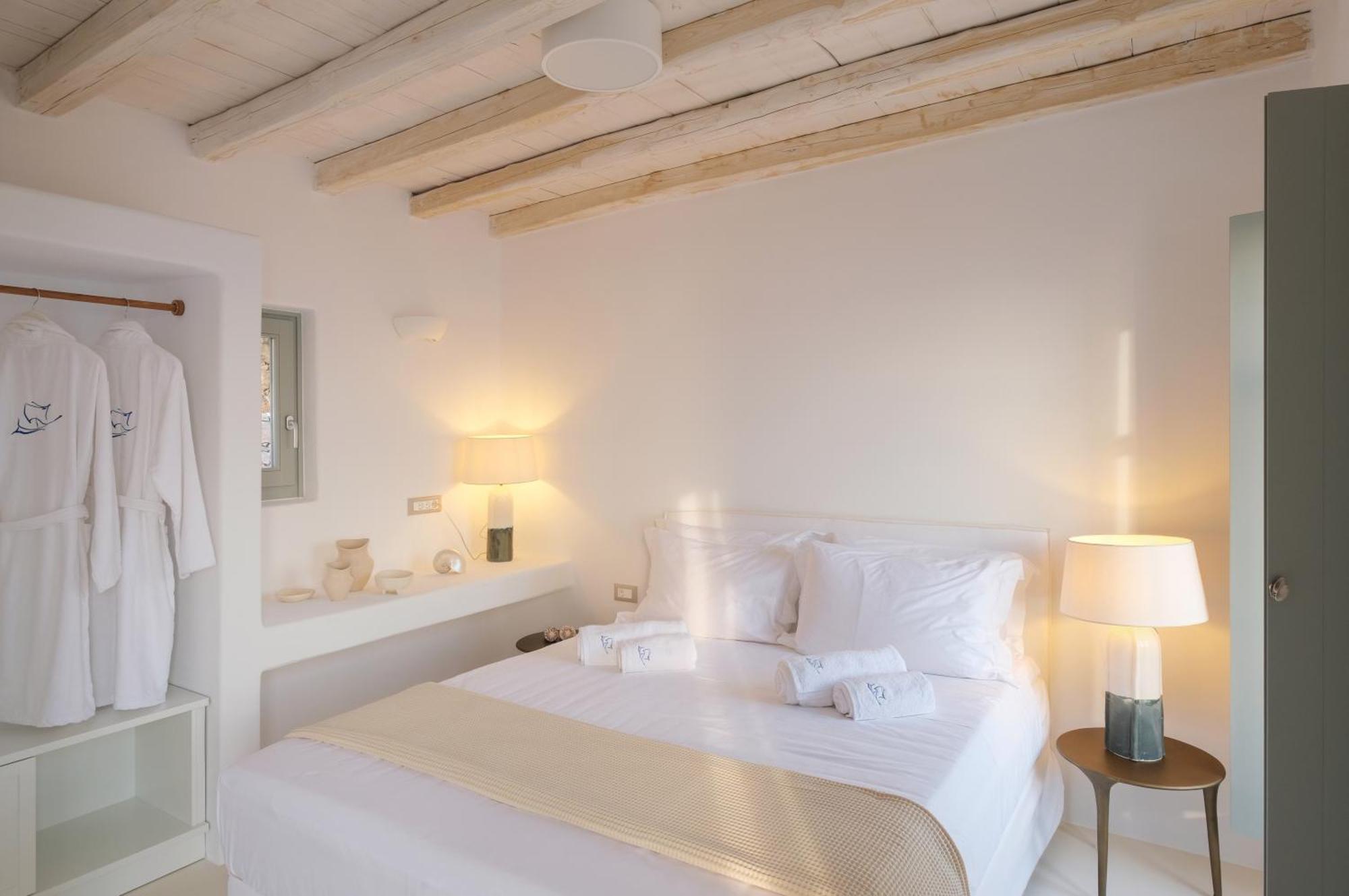 Odyssey Rock Milos Sunset Suites Plaka  Exterior photo