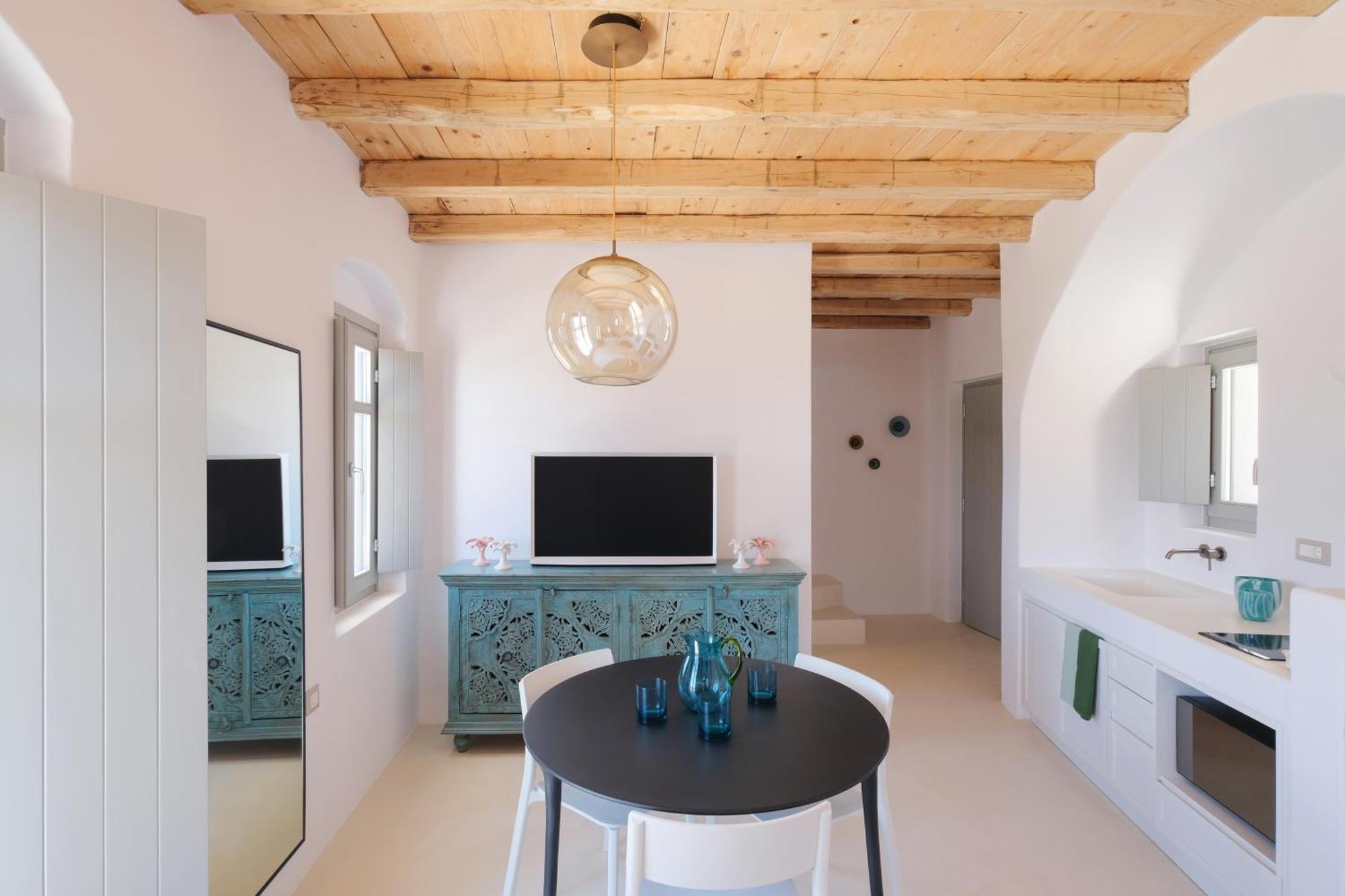 Odyssey Rock Milos Sunset Suites Plaka  Exterior photo