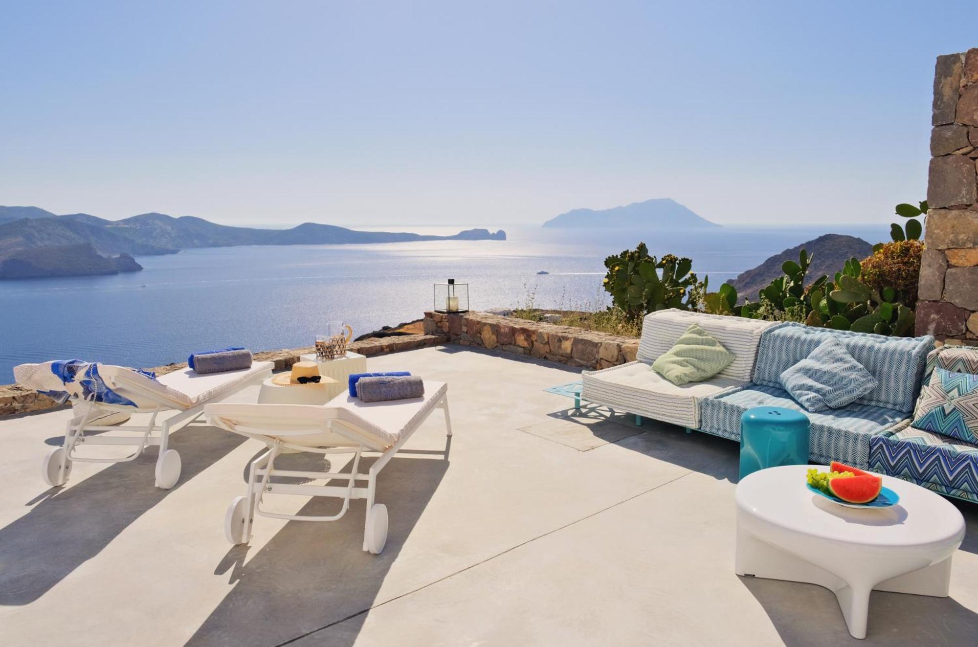 Odyssey Rock Milos Sunset Suites Plaka  Exterior photo