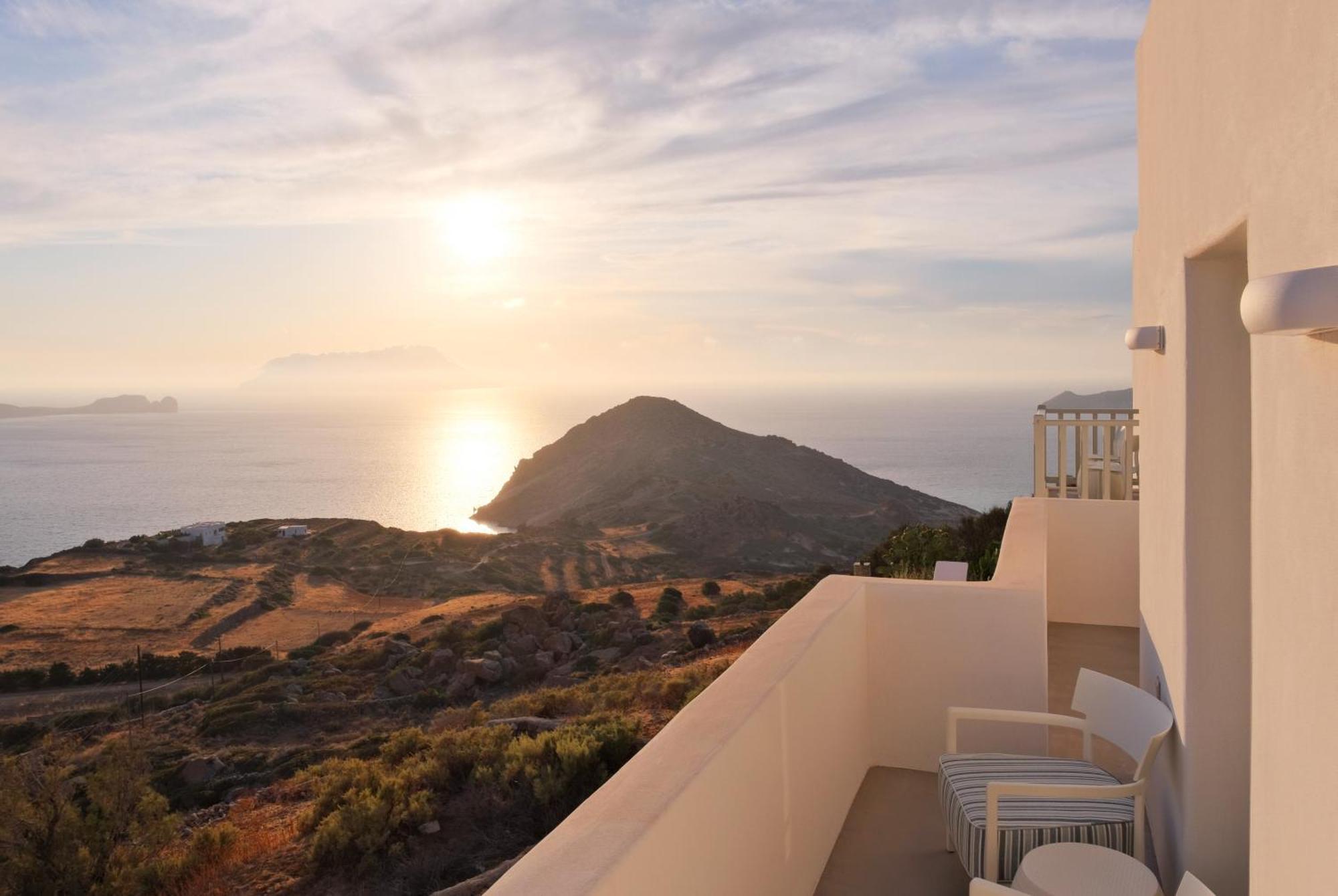 Odyssey Rock Milos Sunset Suites Plaka  Room photo