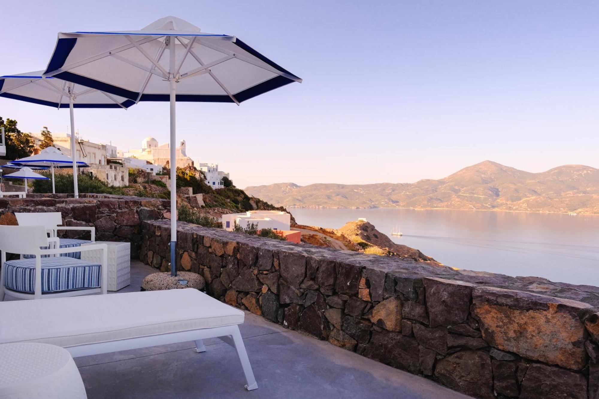 Odyssey Rock Milos Sunset Suites Plaka  Room photo